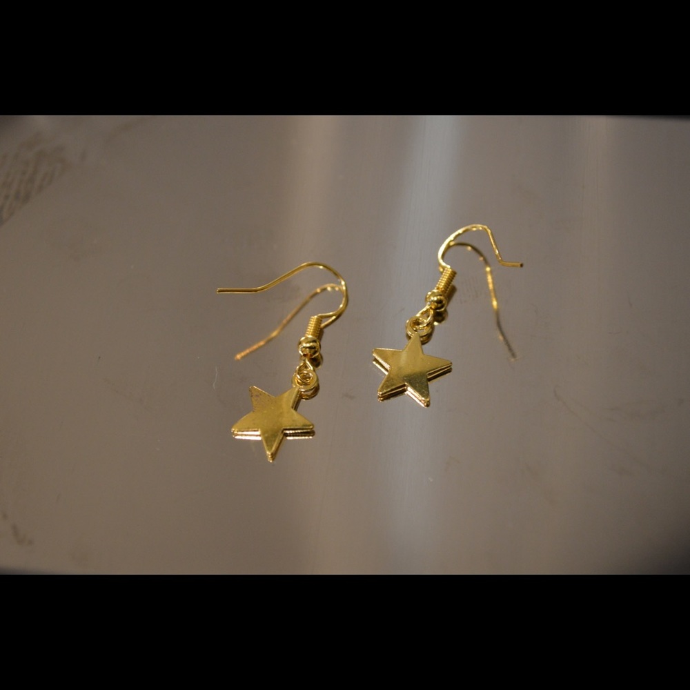 Gold star earrings